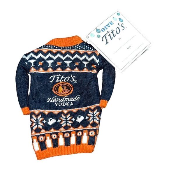 Tito’s Vodka Holiday Ugly Mini Sweater Bottle Topper with Gift Tag NEW Barware - Picture 1 of 3